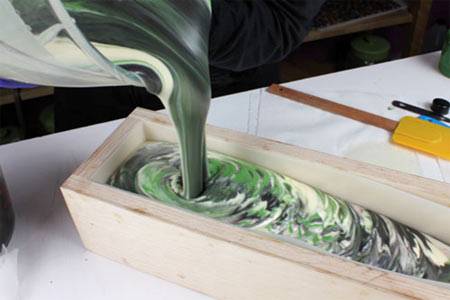 Пошаговая инструкция изготовления свирлов в мыле с нуля с помощью формочки